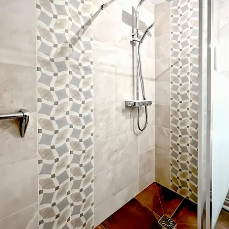 App 94 M2, Balcon, Ascenseur, 2 Ch, 4 Couchages Οριγιάκ