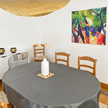 Apartamento App 94 M2, Balcon, Ascenseur, 2 Ch, 4 Couchages Aurillac