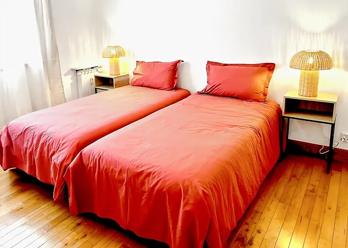 Appartement App 94 M2, Balcon, Ascenseur, 2 Ch, 4 Couchages