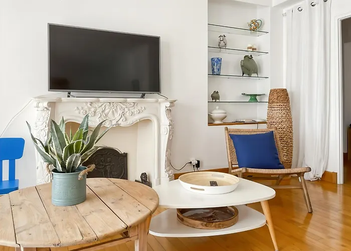 Appartement App 94 M2, Balcon, Ascenseur, 2 Ch, 4 Couchages Aurillac