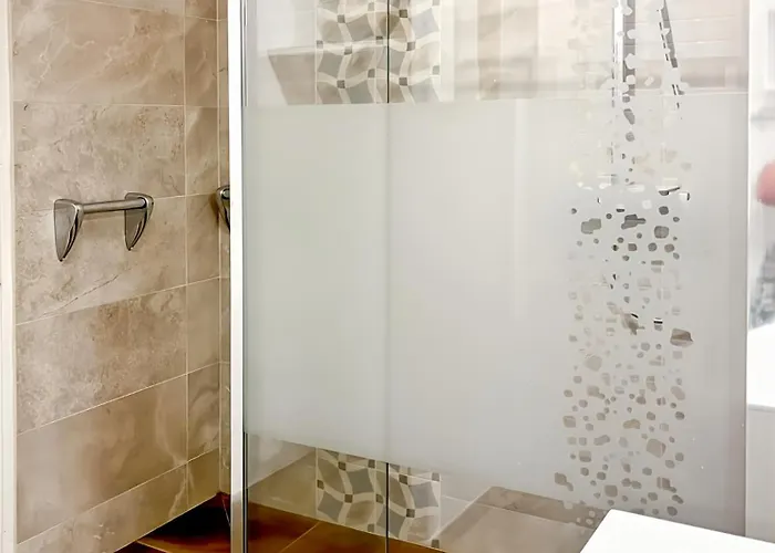 App 94 M2, Balcon, Ascenseur, 2 Ch, 4 Couchages Aurillac