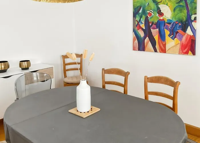 Appartement App 94 M2, Balcon, Ascenseur, 2 Ch, 4 Couchages Aurillac